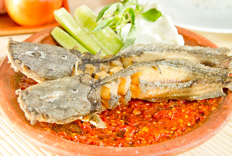 Pecel Lele Goreng Cak Yu